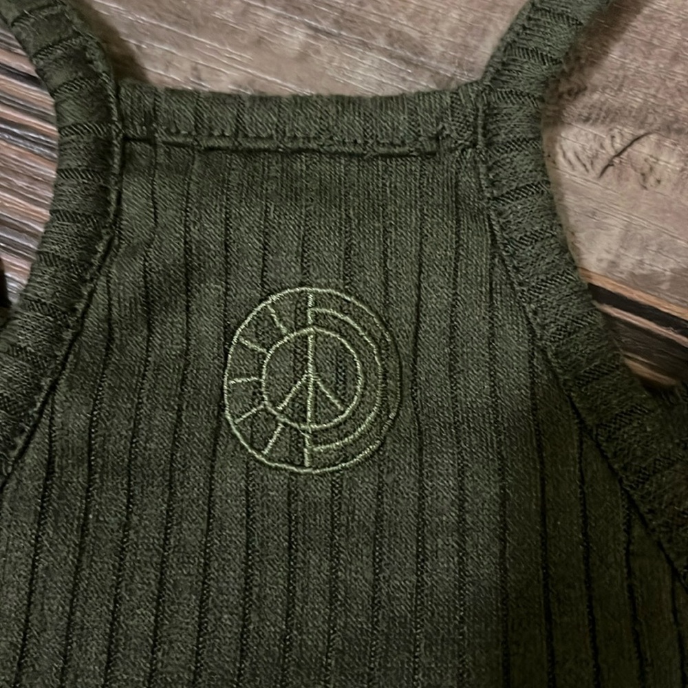 EARTHBOUND Olive Green Ribbed Crop Top - Picture 3 of 4